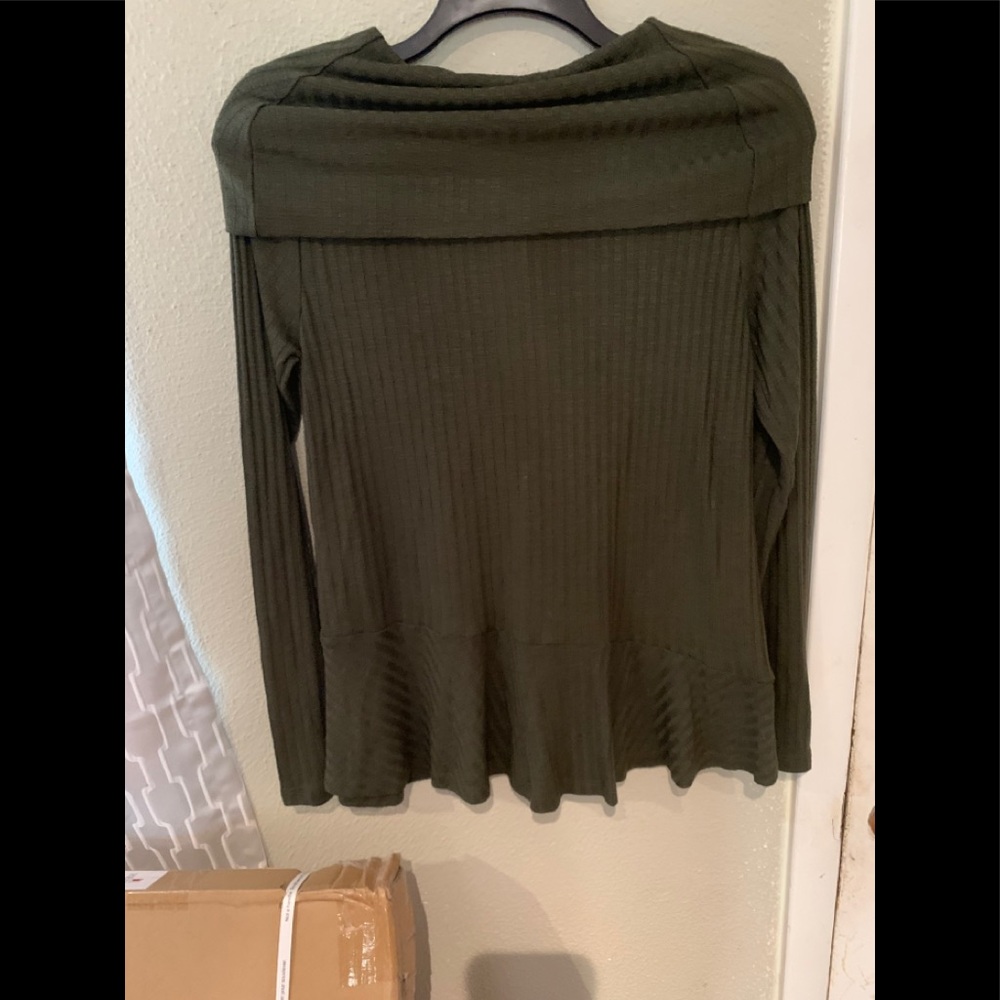 Off shoulder long sleeved sweater
